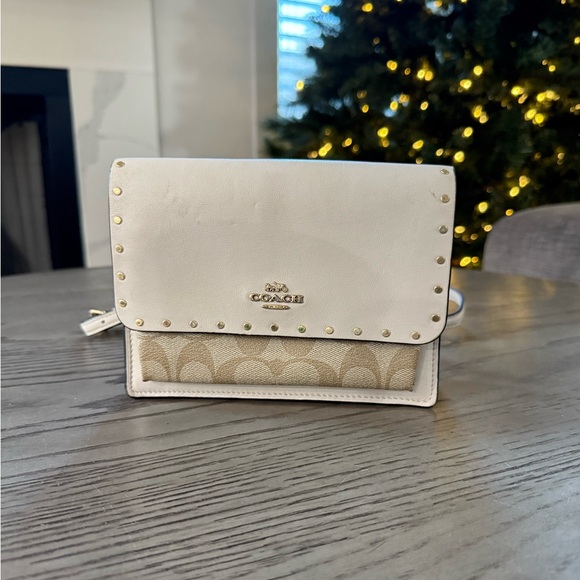 ADORABLE authentic coach bag! - Picture 1 of 11